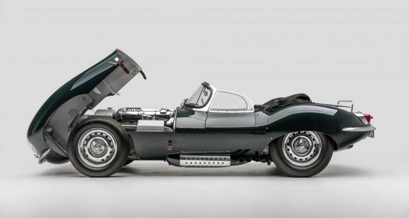 McQueen aime tellement sa Jaguar qu’il l’emmène sur les tournages pour la bichonner entre deux prises.