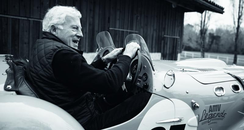Si vous lui trouvez un petit air d’AC Cobra, c’est parce que Carroll Shelby l’a pilotée et s’en est (peut-être) inspiré.