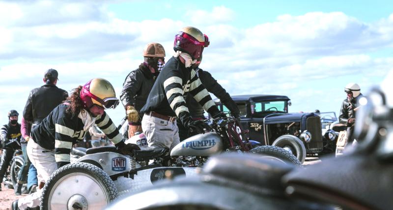Habitué des courses de plage, Claes Lind Blom est venu de Suède avec un Racer Husqvarna de 1926.