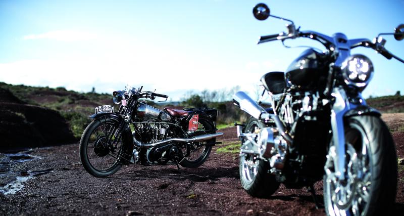 L’assise plus basse et la forme plus oblongue du réservoir permettent de mieux faire corps avec la moto.