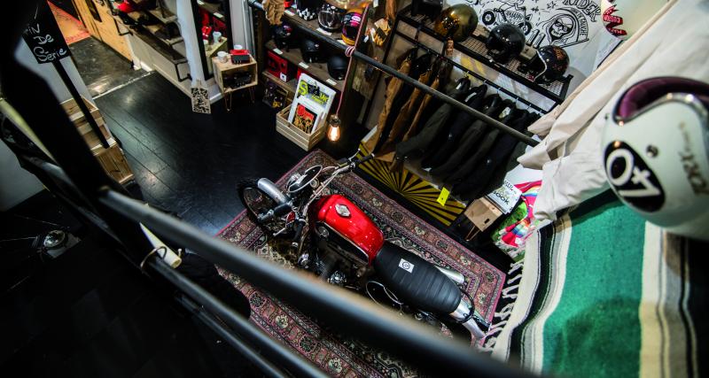 A voir les mines réjouies de Nath et de Vince, tenir un petit commerce Vintage à Bayonne rend heureux !