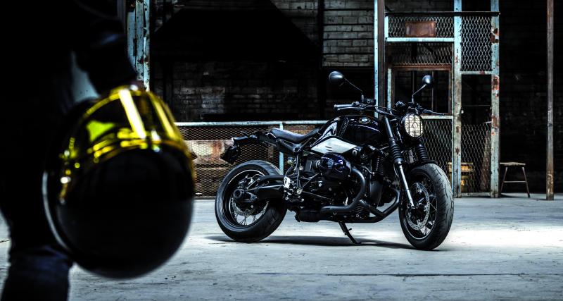 Avec sa selle monoplace et son dosseret issus du catalogue de la marque, cette BMW prend des allures de roadster des rues.