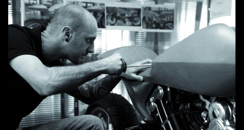 Le design de la Lawrence a pour inspiration « une très belle lame de couteau », confi e le patron de Brough Superior, Thierry Henriette.