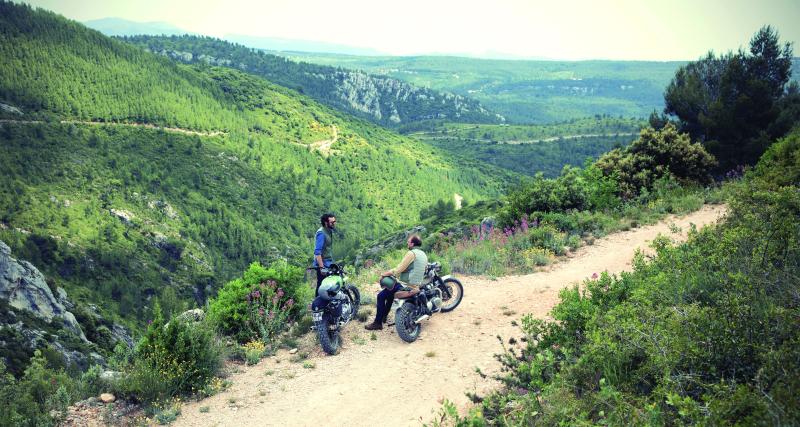Construire une moto juste pour se faire plaisir et partir dans les champs et par les chemins de terre... on dirait le refrain d’une chanson oubliée.