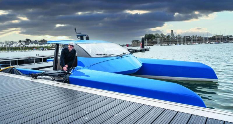À bord de son Ultim avec lequel il espère pouvoir prendre le départ de la Route du Rhum en novembre prochain.