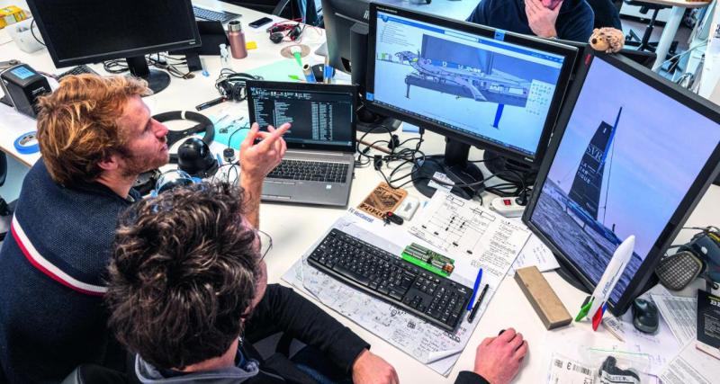 À bord de son Ultim avec lequel il espère pouvoir prendre le départ de la Route du Rhum en novembre prochain.