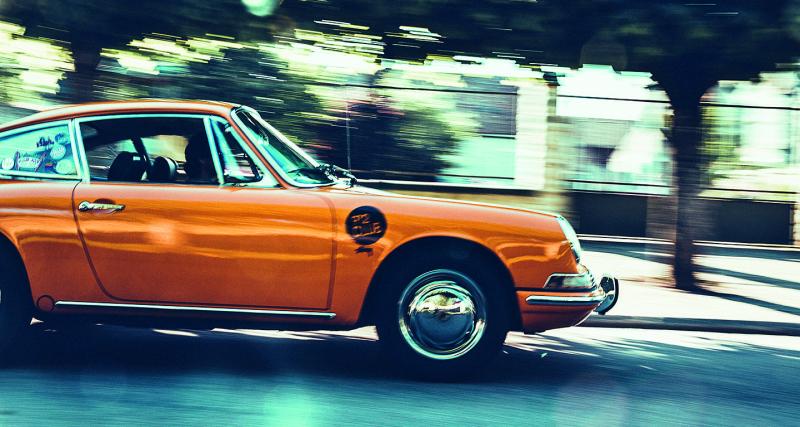 Antoine Gaslais réalise lui-même les affiches de tous les évènements qu’il organise, notamment les RDV 912, rendez-vous des amoureux de la Porsche 912.
