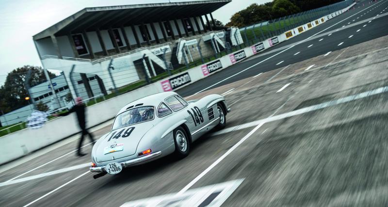 Le circuit de Montlhéry sur lequel cette “Gullwing” remporta la dernière étape du Tour de France Automobile 1956 dans les mains de Stirling Moss.