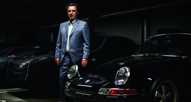 Le garage Speedy, établi depuis de longues années, a de multiples activités. Ici l’atelier de restauration classique. Moteur, carrosserie, sellerie de haute volée sont au menu…