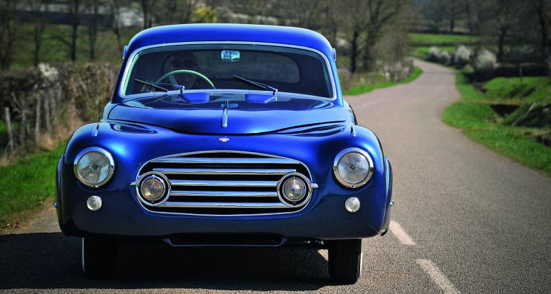 Cette Delahaye sur mesure frôle les deux mètres de large !
