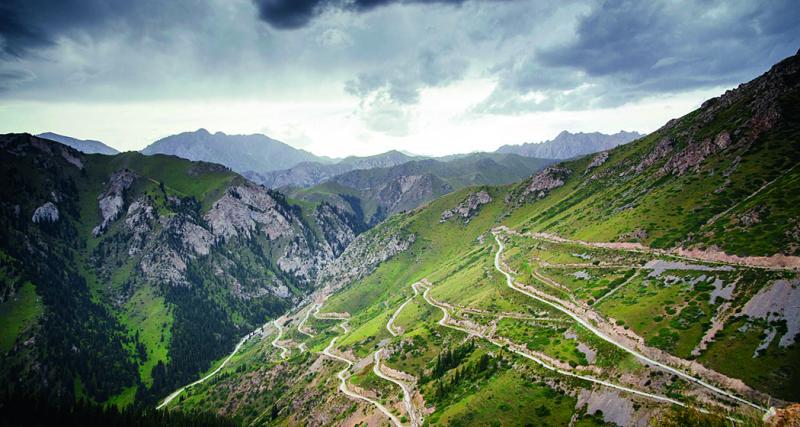Faire la lessive depuis la première fois en trois semaines à 3 100 mètres d’altitude au Kirghizstan.