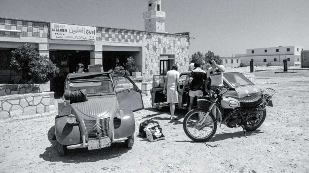 Voyage en Egypte en 2CV : les chevrons du pharaon