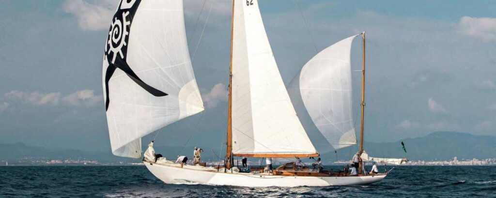 Les Voiles de Saint-Tropez : Manitou, l’ombre de JFK
